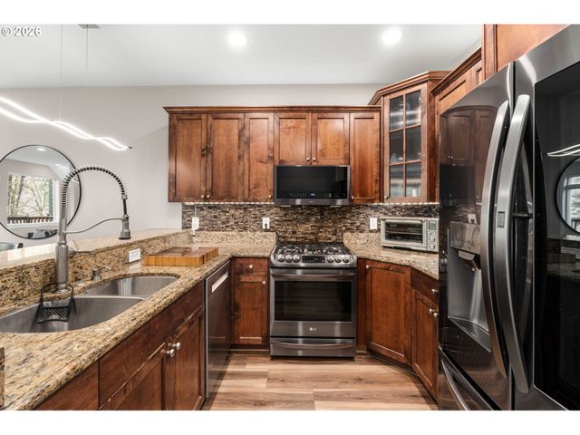 4936 Sw SLAVIN Rd, Portland, OR 97239