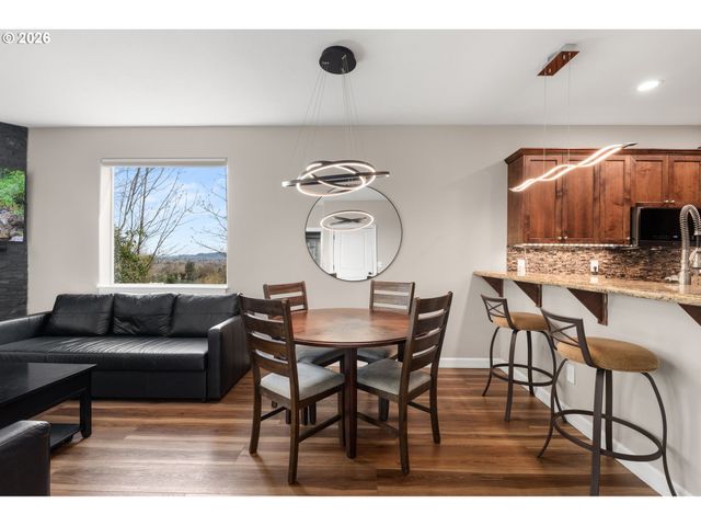 4936 Sw SLAVIN Rd, Portland, OR 97239