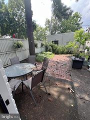 338 N COLUMBUS ST #1, Alexandria, VA 22314