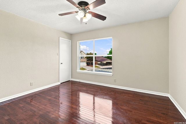 4215 Lakebend West Dr, San Antonio, TX 78244