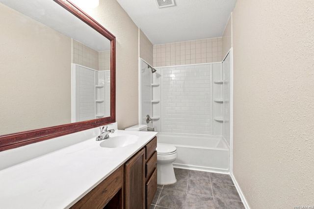 4215 Lakebend West Dr, San Antonio, TX 78244