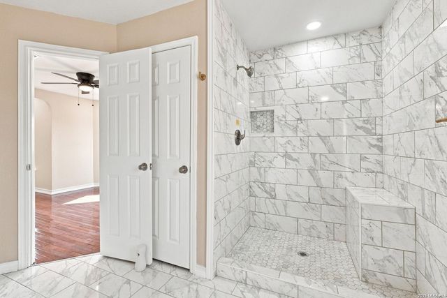 4215 Lakebend West Dr, San Antonio, TX 78244