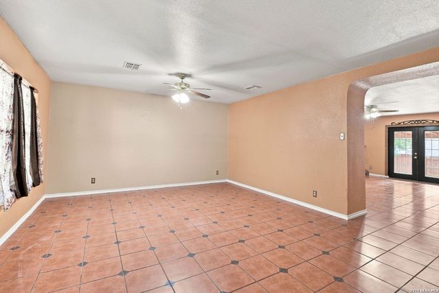 4215 Lakebend West Dr, San Antonio, TX 78244