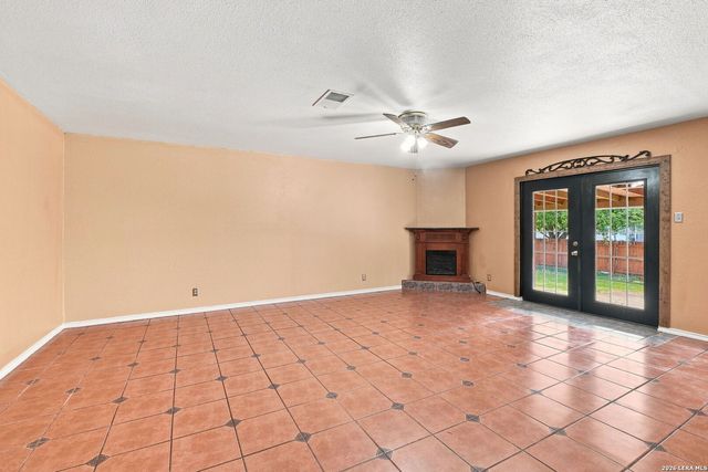 4215 Lakebend West Dr, San Antonio, TX 78244