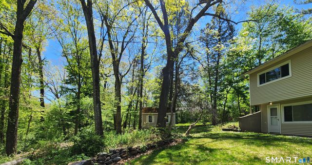 136 Knoll Drive, Hamden, CT 06518