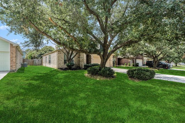 22011 Willow Shadows Drive, Tomball, TX 77375