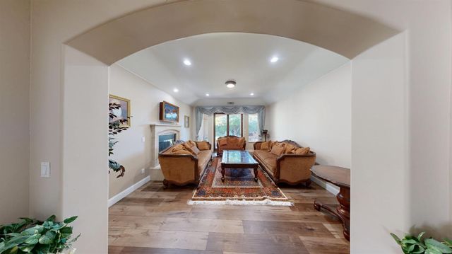 948 Woodridge Ct, Yuba City, CA 95993