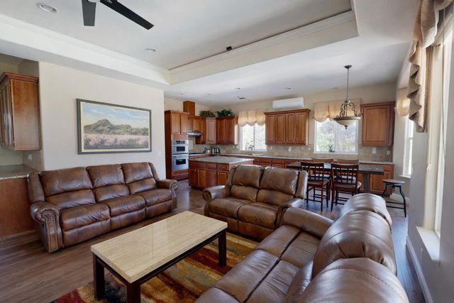 948 Woodridge Ct, Yuba City, CA 95993