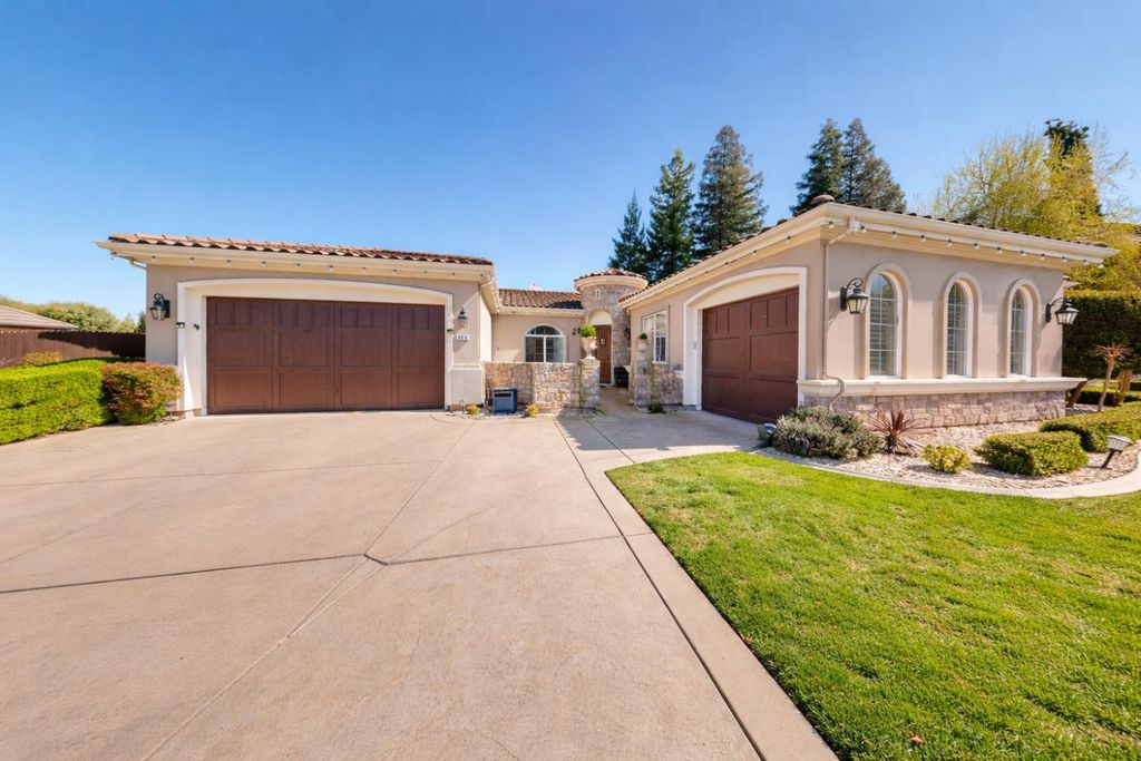 948 Woodridge Ct, Yuba City, CA 95993