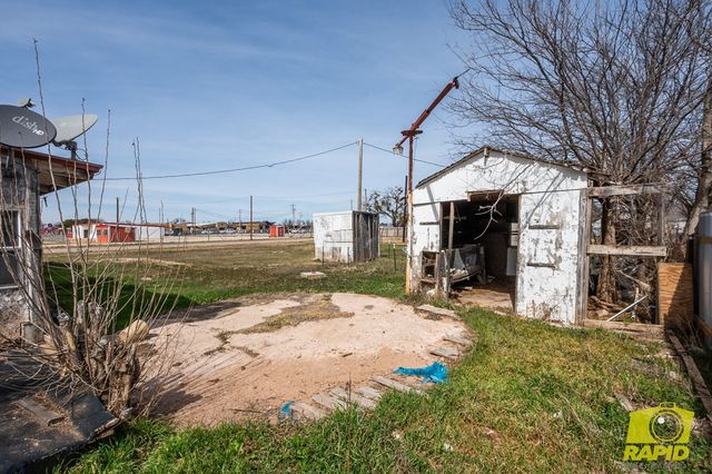 1210 N 10th Street, Ballinger, TX 76821