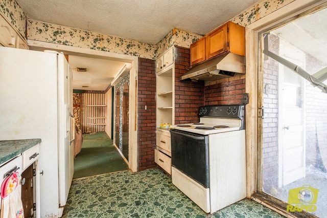 1210 N 10th Street, Ballinger, TX 76821