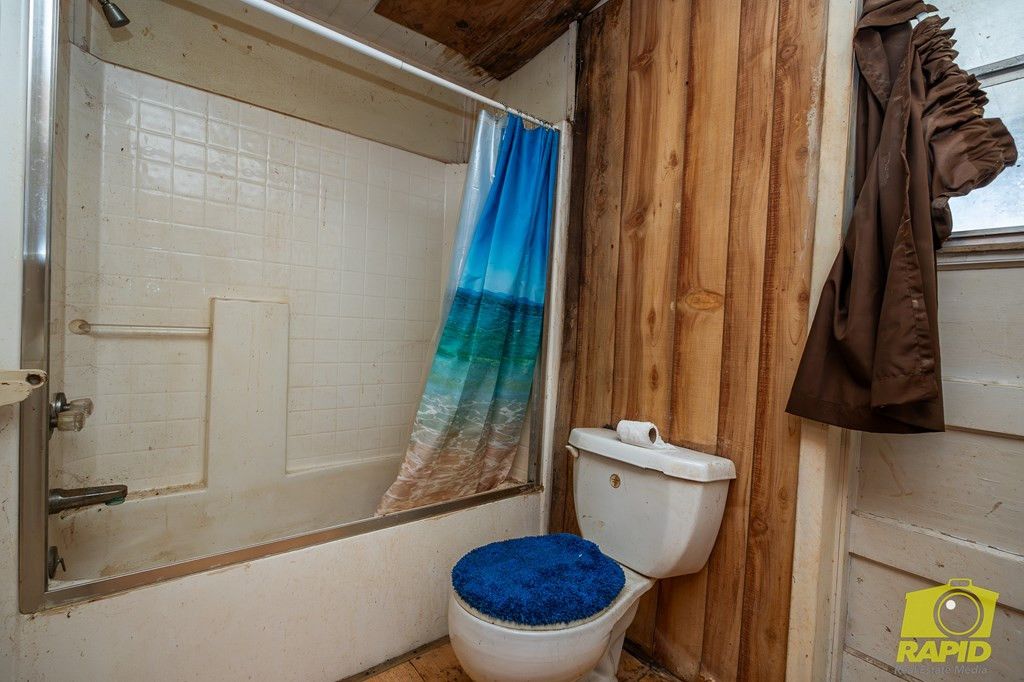 Image 12 of property listing at 1210 N 10th Street, Ballinger, TX 76821