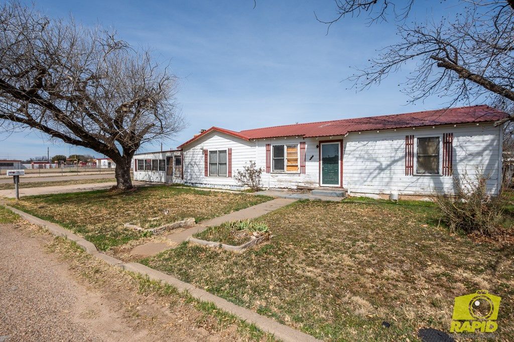 Image 2 of property listing at 1210 N 10th Street, Ballinger, TX 76821