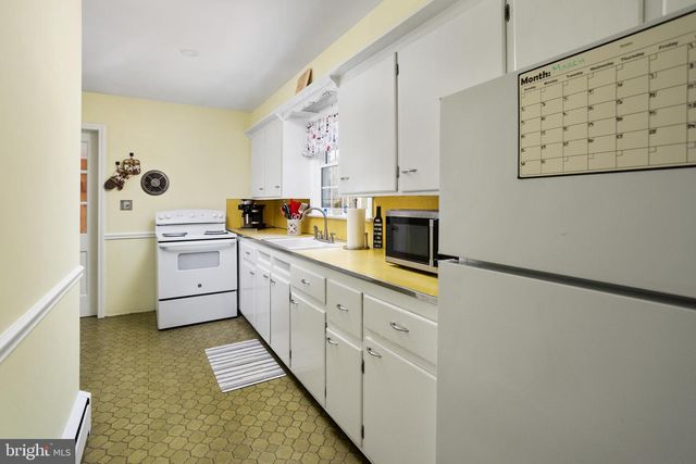 9 WOODLAND RD, Bordentown, NJ 08505