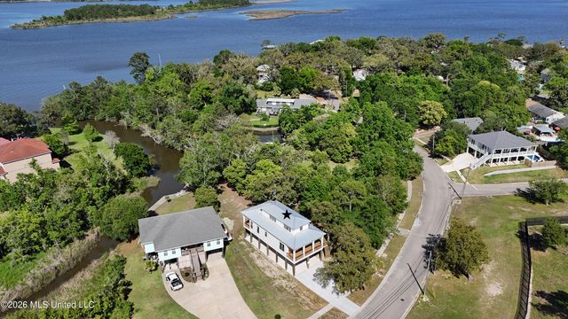 1310 Kensington Drive, Biloxi, MS 39530