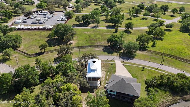 1310 Kensington Drive, Biloxi, MS 39530
