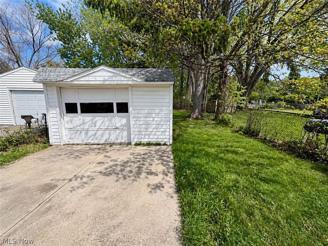 1437 E 252nd Street, Euclid, OH 44117