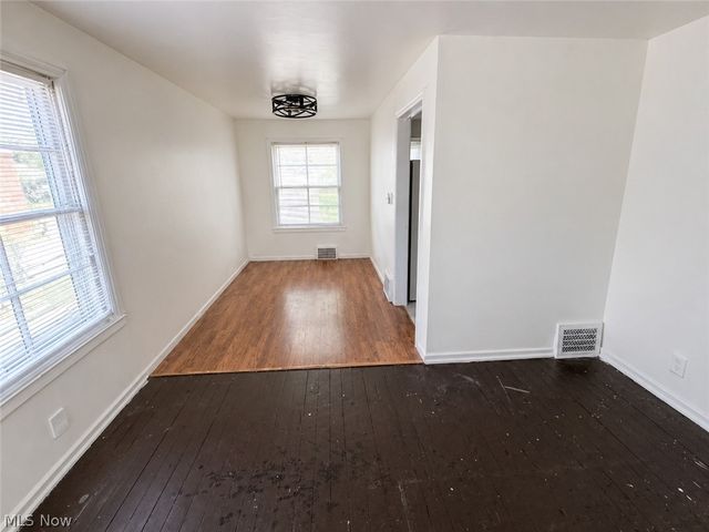 1437 E 252nd Street, Euclid, OH 44117