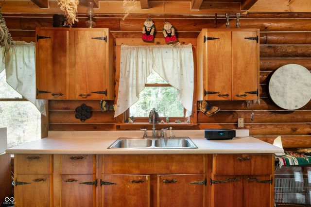 7530 N Base Road, North Vernon, IN 47265