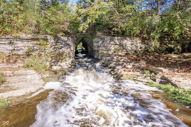 7530 N Base Road, North Vernon, IN 47265