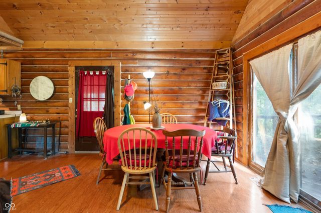 7530 N Base Road, North Vernon, IN 47265