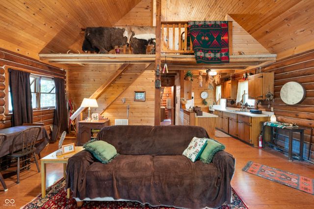 7530 N Base Road, North Vernon, IN 47265