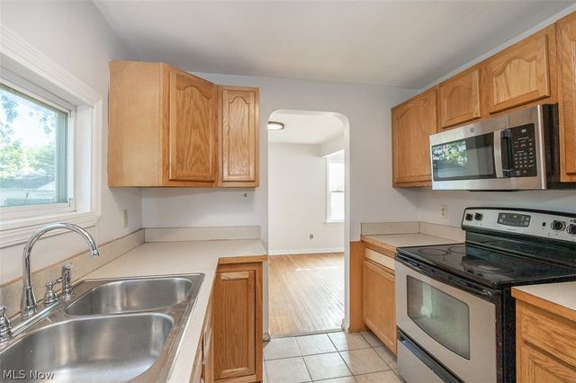 4521 Lilac Road, South Euclid, OH 44121