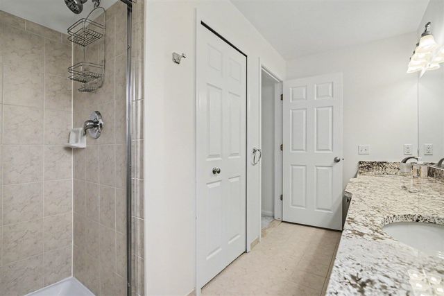 951 Addington Lane 135, Ann Arbor, MI 48108
