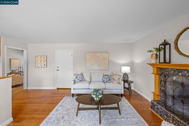 1320 Hookston Rd, Concord, CA 94518