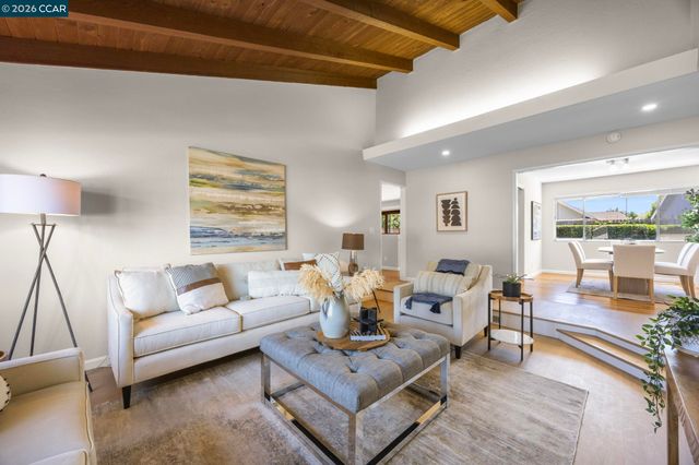 1320 Hookston Rd, Concord, CA 94518
