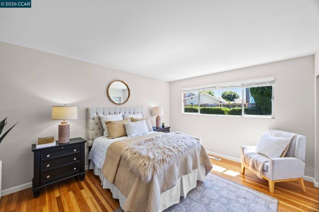 1320 Hookston Rd, Concord, CA 94518