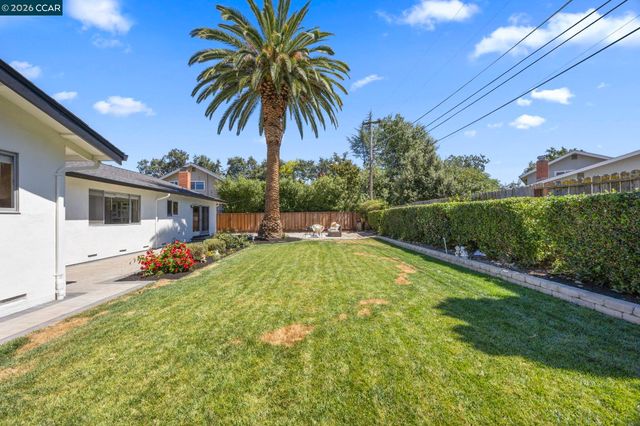 1320 Hookston Rd, Concord, CA 94518