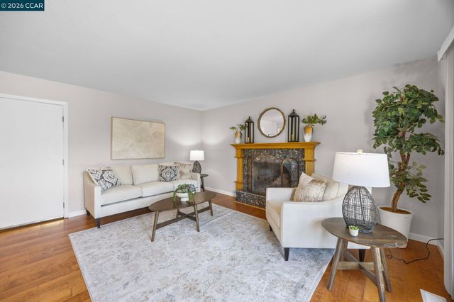 1320 Hookston Rd, Concord, CA 94518