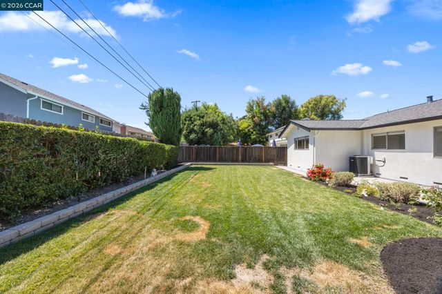1320 Hookston Rd, Concord, CA 94518