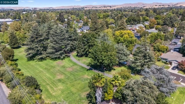 1320 Hookston Rd, Concord, CA 94518