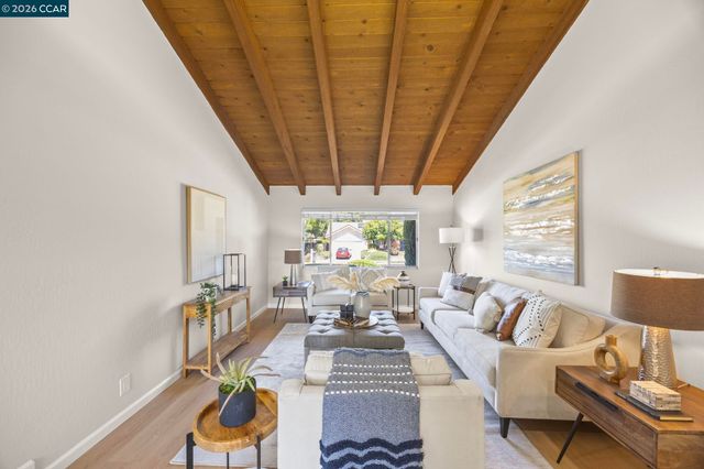 1320 Hookston Rd, Concord, CA 94518