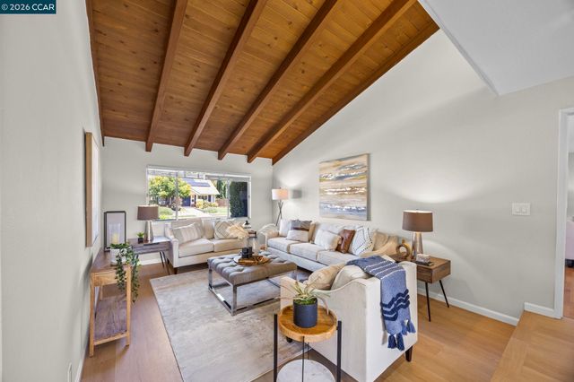 1320 Hookston Rd, Concord, CA 94518