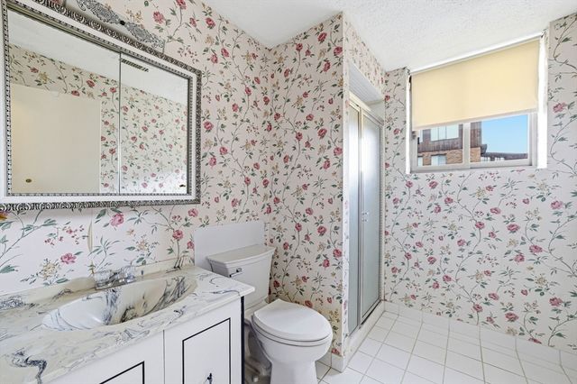 1002 Paradise Rd 3P, Swampscott, MA 01907