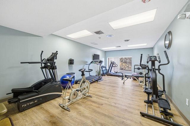 1002 Paradise Rd 3P, Swampscott, MA 01907