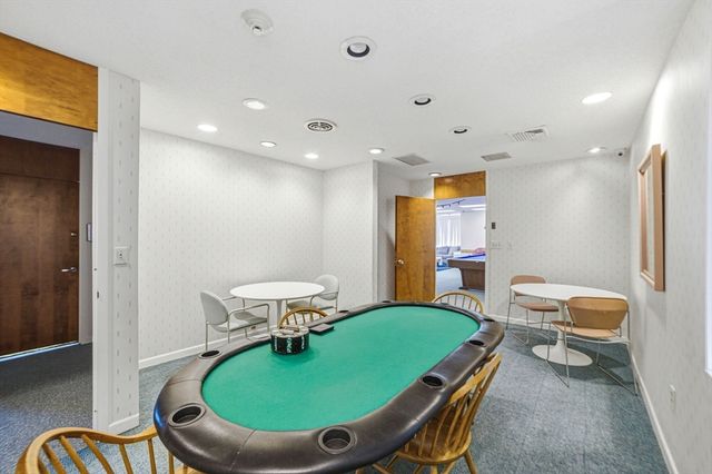 1002 Paradise Rd 3P, Swampscott, MA 01907