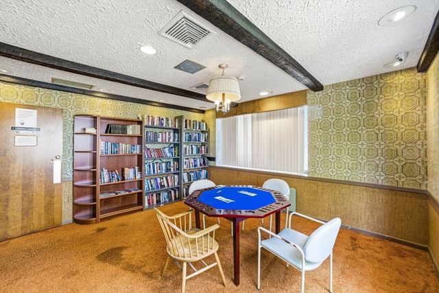 1002 Paradise Rd 3P, Swampscott, MA 01907