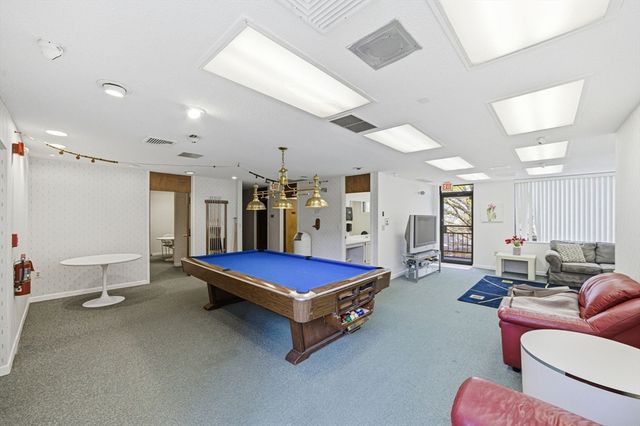 1002 Paradise Rd 3P, Swampscott, MA 01907