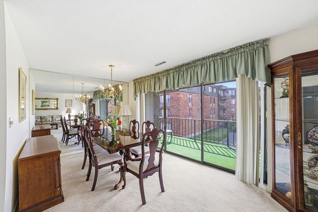 1002 Paradise Rd 3P, Swampscott, MA 01907