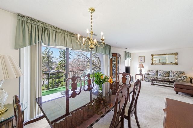 1002 Paradise Rd 3P, Swampscott, MA 01907