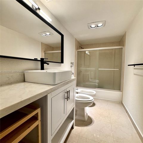 1901 Brickell Ave B512, Miami, FL 33129