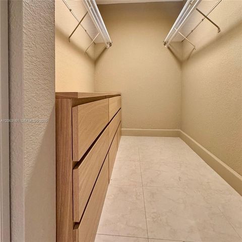 1901 Brickell Ave B512, Miami, FL 33129
