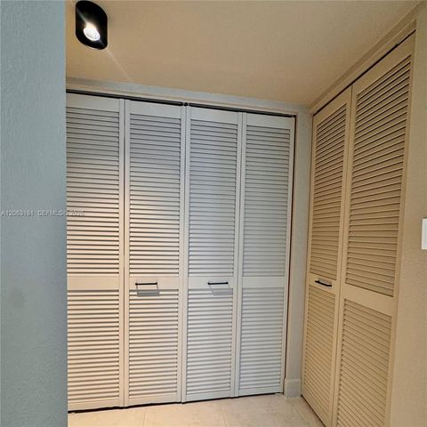 1901 Brickell Ave B512, Miami, FL 33129