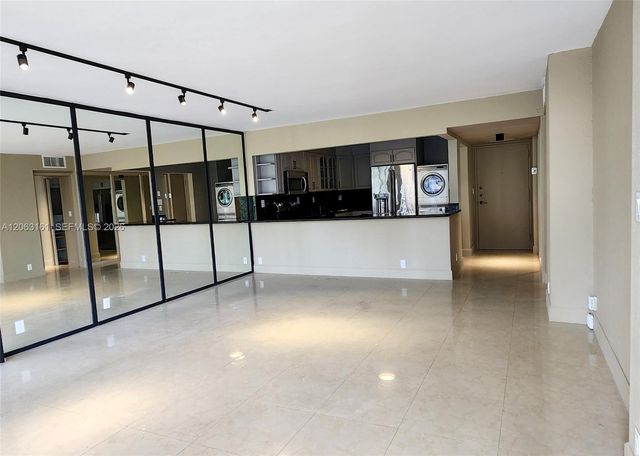 1901 Brickell Ave B512, Miami, FL 33129