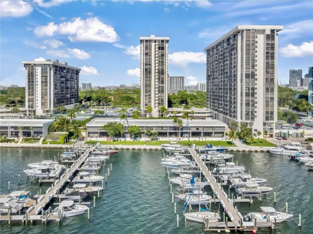 1901 Brickell Ave B512, Miami, FL 33129