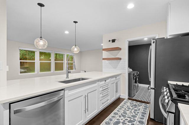 823 Walnut Creek DR, Austin, TX 78753